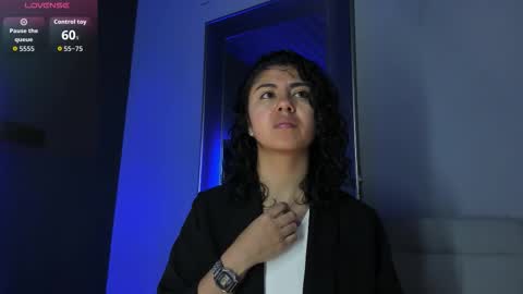 Snapshot of amarettho chatting on November 8, 11:43 am Emily online show from November 8, 11:43 am