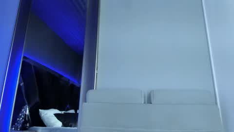 Snapshot of amarettho chatting on November 16, 12:11 pm Emily online show from November 16, 12:11 pm