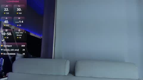 Snapshot of amarettho chatting on December 13, 7:53 pm Emily online show from December 13, 7:53 pm