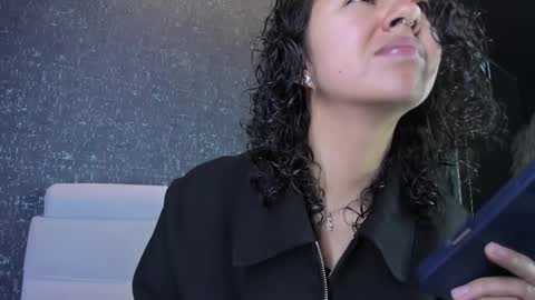 Snapshot of amarettho chatting on December 14, 12:21 pm Emily online show from December 14, 12:21 pm