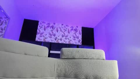 Snapshot of amarettho chatting on December 16, 10:31 am Emily online show from December 16, 10:31 am