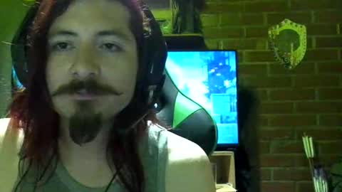 Snapshot of amaru_bf_experience chatting on November 9, 3:16 am Amaru online show from November 9, 3:16 am