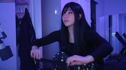 Snapshot of amateuroras chatting on February 2, 3:49 am leash online show from February 2, 3:49 am