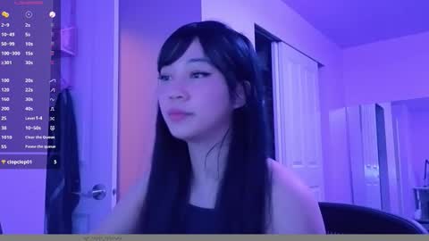 Snapshot of amateuroras chatting on February 3, 4:21 am leash online show from February 3, 4:21 am