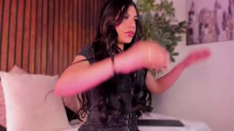 Snapshot of amatiista_12 chatting on February 5, 8:24 pm A M A T I S T A online show from February 5, 8:24 pm