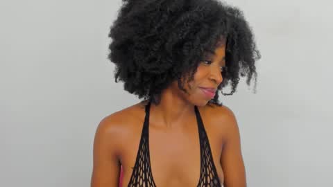 Snapshot of amatiistur chatting on December 12, 10:09 pm Tammy online show from December 12, 10:09 pm