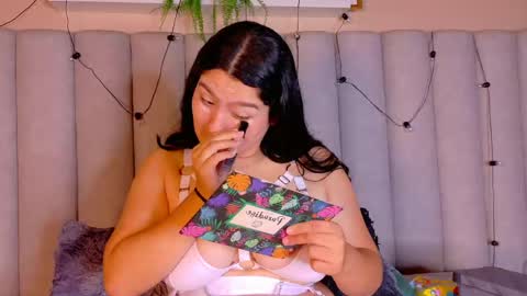 Snapshot of amatistasky__ chatting on May 12, 11:40 am AMATISTA online show from May 12, 11:40 am