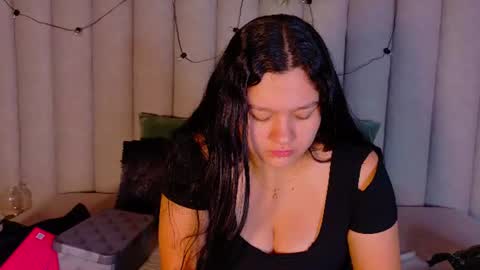Snapshot of amatistasky__ chatting on June 16, 11:35 am AMATISTA online show from June 16, 11:35 am