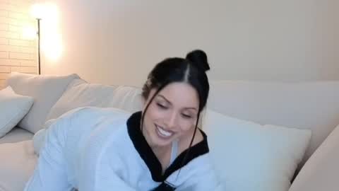 Snapshot of amaya_floress chatting on May 25, 12:55 pm amaya_floress online show from May 25, 12:55 pm