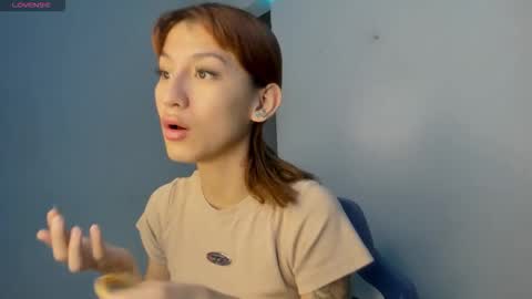 zoe  jack and patraick online show from March 1, 4:42 pm