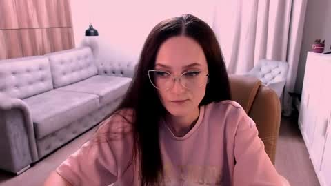 Izza online show from May 27, 1:30 pm