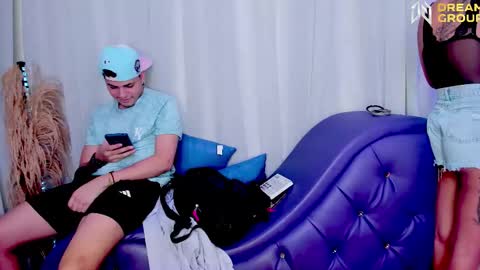 3some HORNY KIMGOOD GIRL LOOKING TO EXPERIENCE ALL KINDS OF SHOW online show from October 13, 8:31 pm