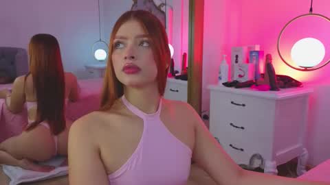 Snapshot of ambar_adamss chatting on November 3, 11:22 am Sara online show from November 3, 11:22 am