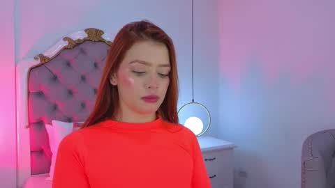 Snapshot of ambar_adamss chatting on December 18, 2:28 am Sara online show from December 18, 2:28 am