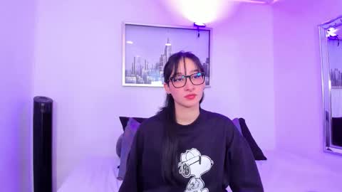 ambar_bloom online show from March 10, 3:39 pm