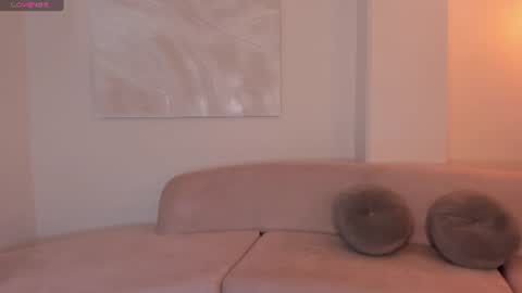 Snapshot of ambarjames_ chatting on June 27, 11:15 am Ambar online show from June 27, 11:15 am