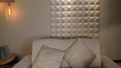 Snapshot of ambarjames_ chatting on July 13, 11:13 am Ambar online show from July 13, 11:13 am