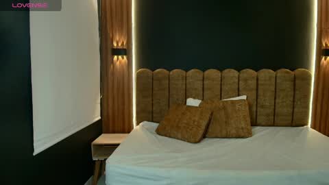 AMBAR LEE online show from March 29, 12:05 pm