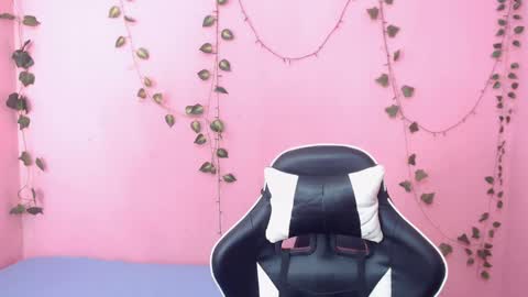 Snapshot of ambel_rose chatting on February 15, 11:03 pm ambel_rose online show from February 15, 11:03 pm