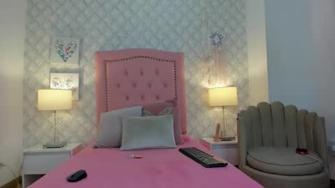 Snapshot of amber__ferrera chatting on December 15, 8:02 pm amber ferrera online show from December 15, 8:02 pm