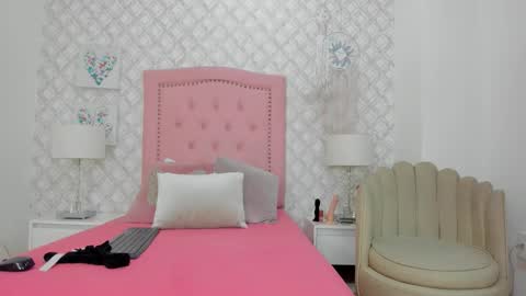 Snapshot of amber__ferrera chatting on December 20, 7:43 pm amber ferrera online show from December 20, 7:43 pm