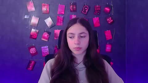Snapshot of amber__r chatting on March 18, 6:27 am Amber online show from March 18, 6:27 am