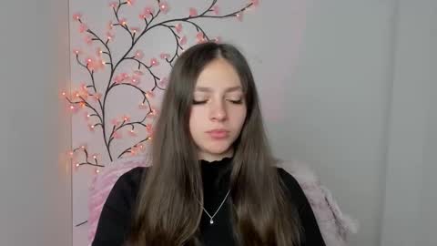 Snapshot of amber__r chatting on April 16, 5:30 am Amber online show from April 16, 5:30 am