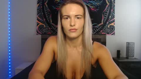 Amber online show from October 6, 1:52 pm