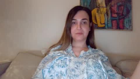 Snapshot of amber_bee chatting on October 23, 8:18 pm Elena online show from October 23, 8:18 pm