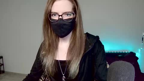 Amber non-nude model online show from March 2, 1:41 am