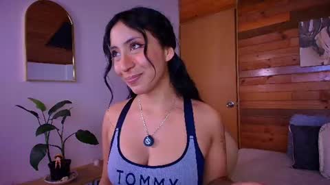 Snapshot of amber_curly chatting on June 20, 6:22 pm amber_curly online show from June 20, 6:22 pm
