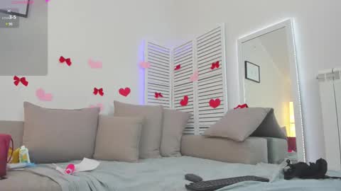 Amber online show from February 9, 11:25 am