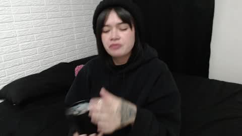 Snapshot of amber_rouss chatting on January 4, 2:03 am ROUSS online show from January 4, 2:03 am