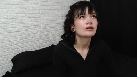 Snapshot of amber_rouss chatting on January 7, 1:28 am ROUSS online show from January 7, 1:28 am