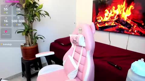 Snapshot of amber_sexy14 chatting on February 3, 9:30 am amber_sexy14 online show from February 3, 9:30 am