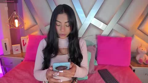 Tell me Amber online show from March 17, 3:33 am