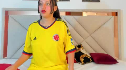 Snapshot of amberqueenx1 chatting on February 17, 12:01 pm amberqueenx1 online show from February 17, 12:01 pm