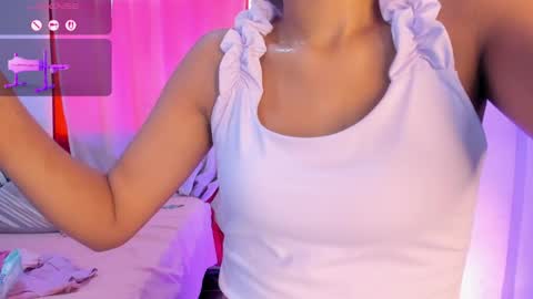 Snapshot of amberr_sweet_ chatting on June 22, 9:45 pm Amberr Sweet online show from June 22, 9:45 pm