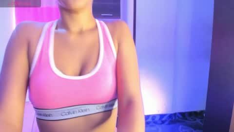 Snapshot of amberr_sweet_ chatting on June 28, 7:20 pm Amberr Sweet online show from June 28, 7:20 pm