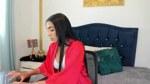 Amber  online show from May 8, 2:00 pm