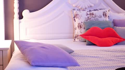 Amberseyes online show from December 2, 12:07 pm