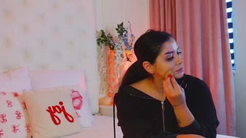 Snapshot of amberseyes chatting on May 3, 8:31 am Amberseyes online show from May 3, 8:31 am