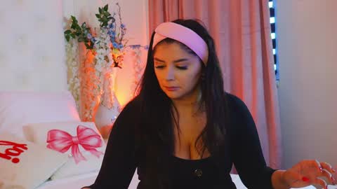 Snapshot of amberseyes chatting on May 4, 5:14 am Amberseyes online show from May 4, 5:14 am