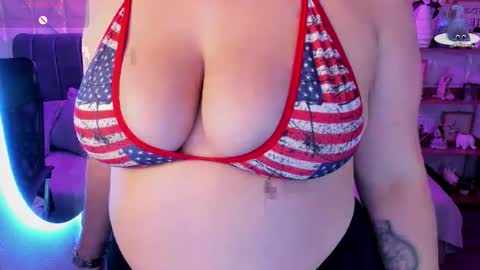 Amber online show from April 8, 9:59 pm