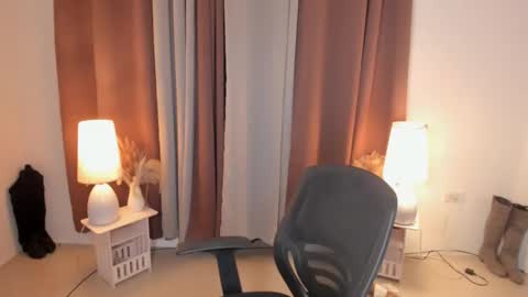 Snapshot of ambervixen69 chatting on May 31, 6:09 pm BIGCOCK AMBER online show from May 31, 6:09 pm