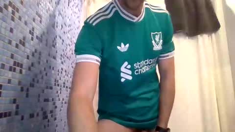 Snapshot of amcam90 chatting on February 20, 4:09 am Flimsy Barracuda online show from February 20, 4:09 am