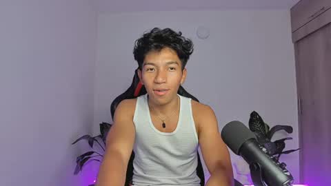 Snapshot of amdrix21 chatting on February 14, 12:51 am Amdrix online show from February 14, 12:51 am