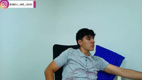 Snapshot of ameli_and_lucas chatting on December 13, 4:11 am Amelia Lucas online show from December 13, 4:11 am