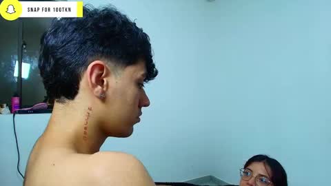 Snapshot of ameli_and_lucas chatting on December 27, 6:14 am Amelia Lucas online show from December 27, 6:14 am