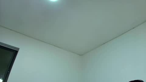 Snapshot of ameli_and_lucas chatting on January 7, 3:03 am Amelia Lucas online show from January 7, 3:03 am